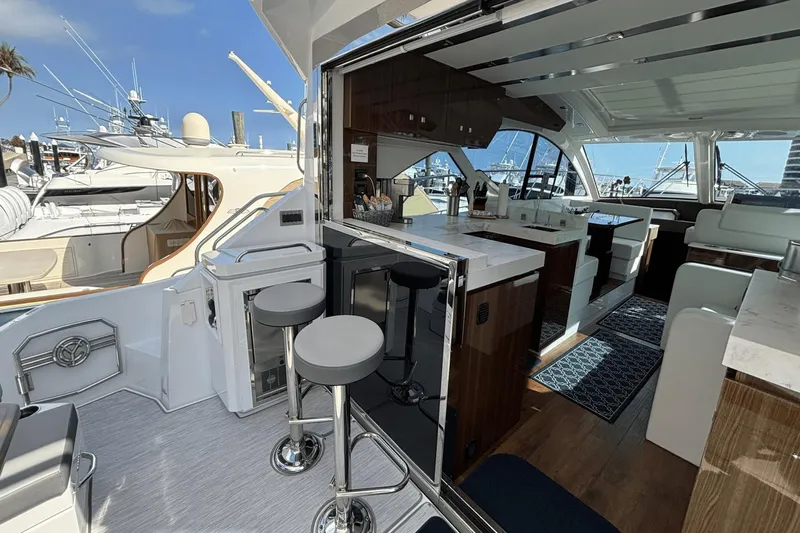 Tropical Dreamer Yacht Photos Pics 