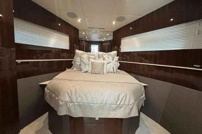 Tropical Dreamer Yacht Photos Pics 