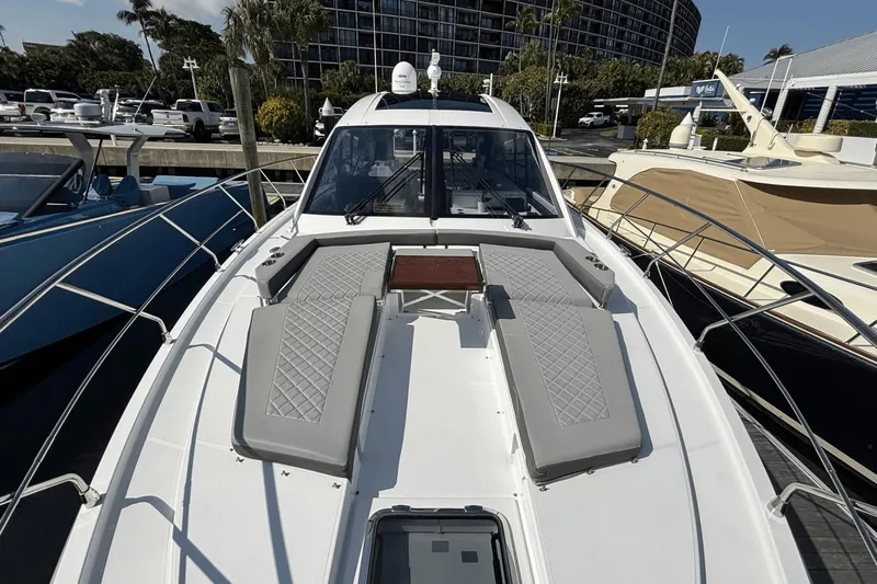 Tropical Dreamer Yacht Photos Pics 