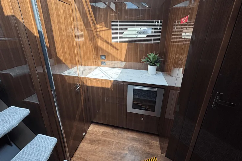 Tropical Dreamer Yacht Photos Pics 