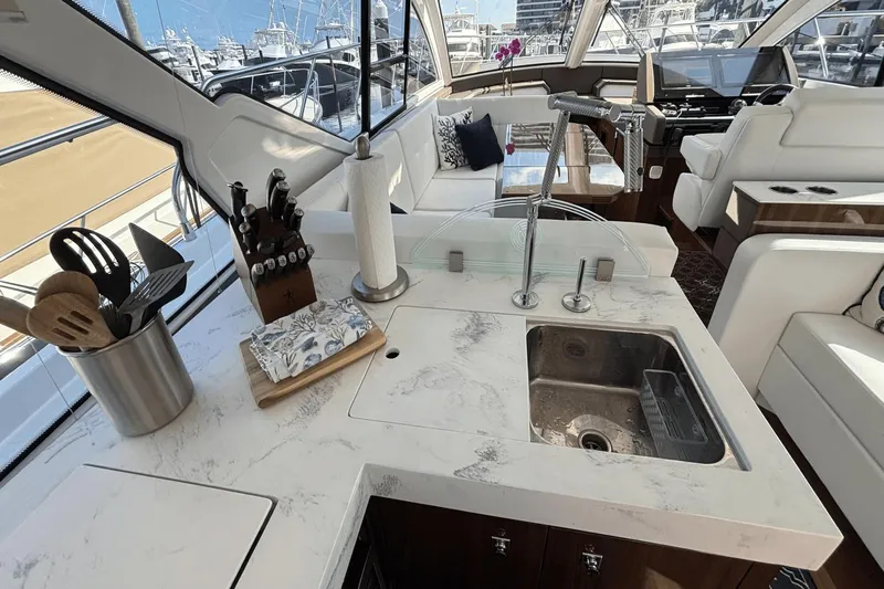 Tropical Dreamer Yacht Photos Pics 