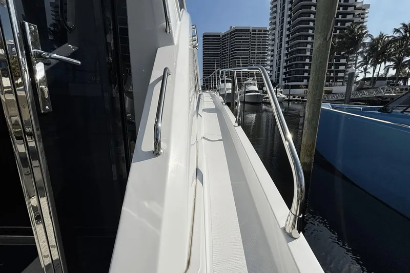 Tropical Dreamer Yacht Photos Pics 