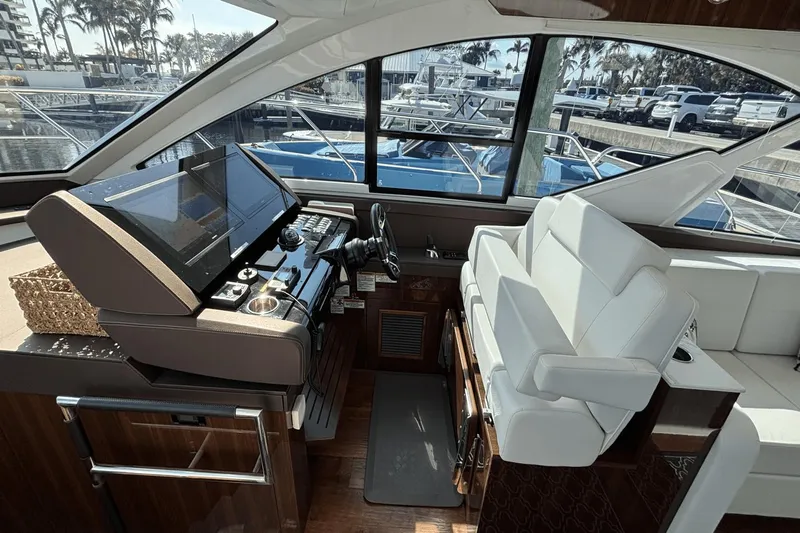 Tropical Dreamer Yacht Photos Pics 