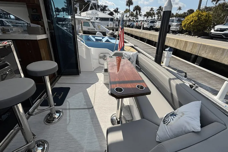 Tropical Dreamer Yacht Photos Pics 