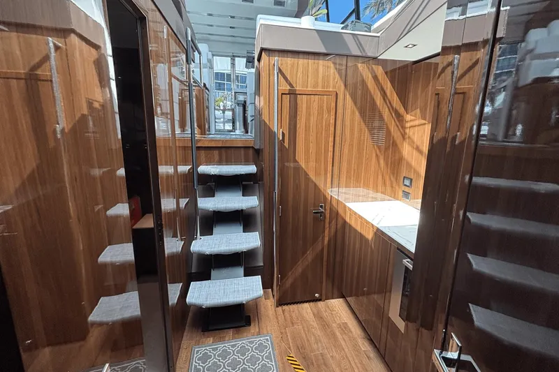 Tropical Dreamer Yacht Photos Pics 