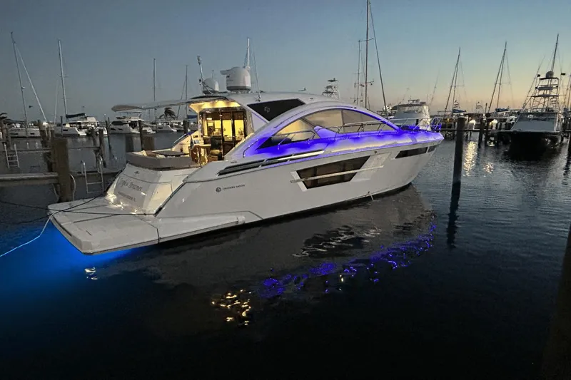 Tropical Dreamer Yacht Photos Pics 