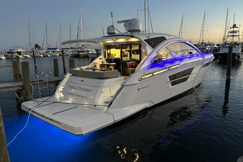 Tropical Dreamer Yacht Photos Pics 