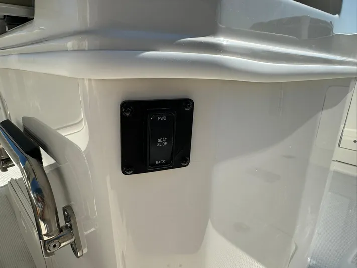 Yacht Photos Pics 2025 Sailfish 272 CC boat seat adjustment control panel.