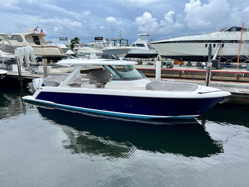 2019 Tiara Sport 38 LS