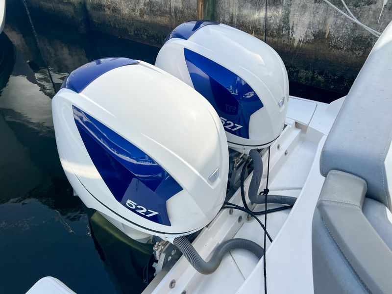 2019 Tiara Sport 38 LS