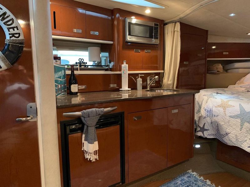 2012 Sea Ray 350 Sundancer