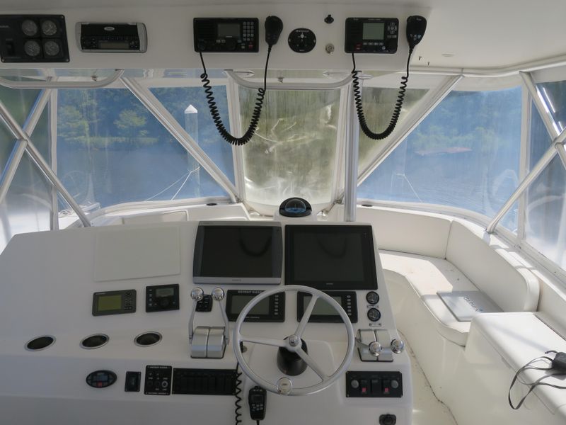 2004 Cavileer 53 flybridge