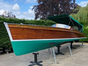1960 Andrews 30ft Slipper Launch
