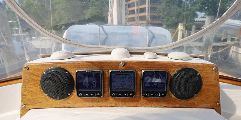 Liberty Yacht Photos Pics Wind/Speed/Depth