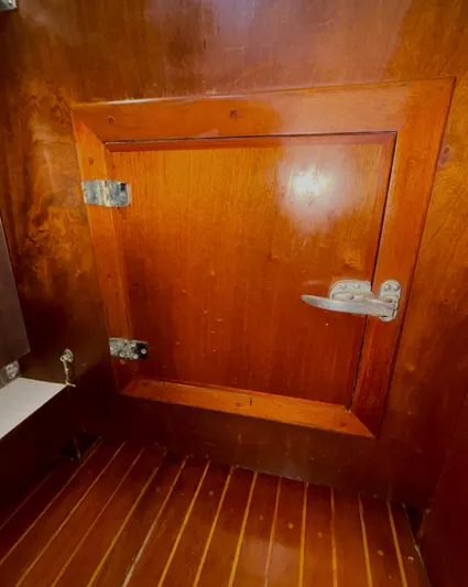 Liberty Yacht Photos Pics Front access to refrigerator