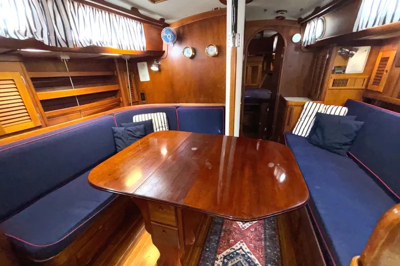 Liberty Yacht Photos Pics Seating for 6-8