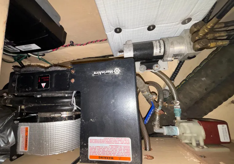 Liberty Yacht Photos Pics Airconditioning