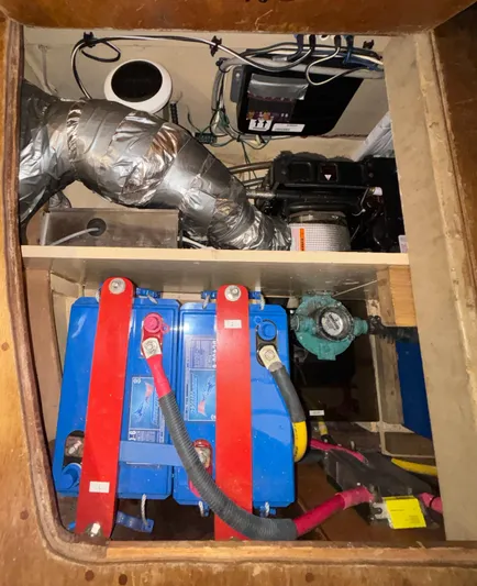 Liberty Yacht Photos Pics Port view Batteries and AC under Owner's berth