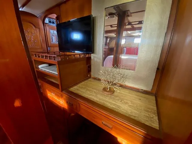 Valkyrie Yacht Photos Pics 