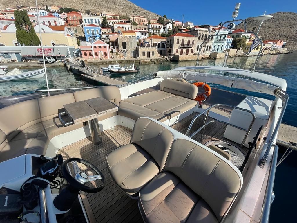 2011 Princess 44 