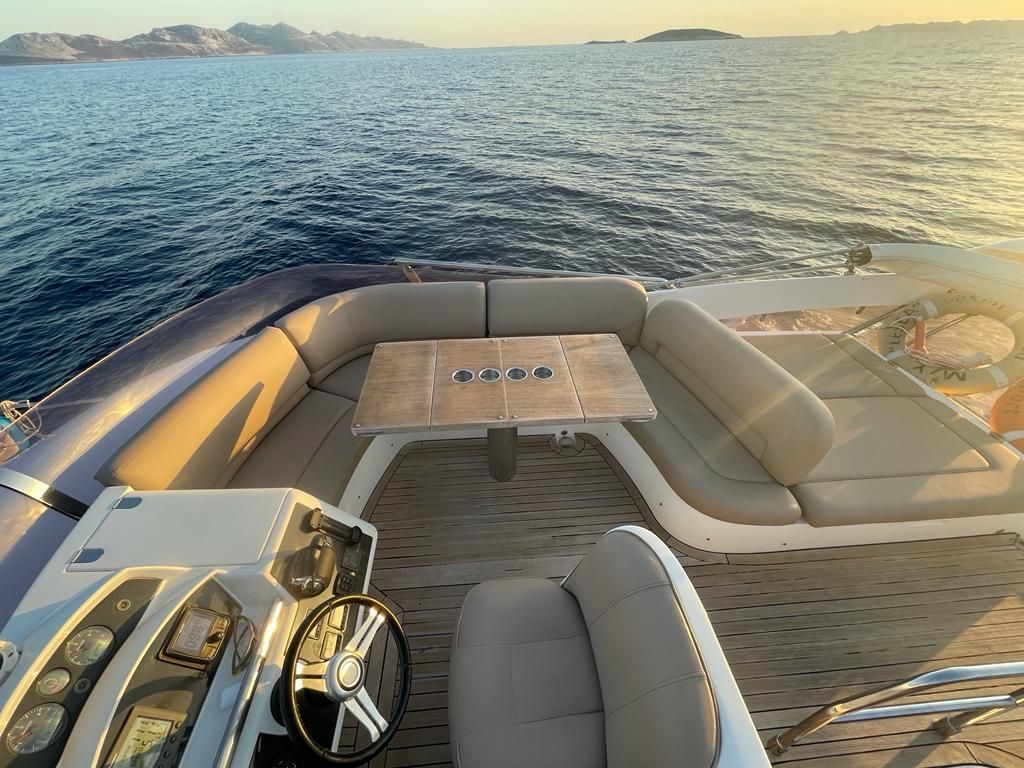 2011 Princess 44 