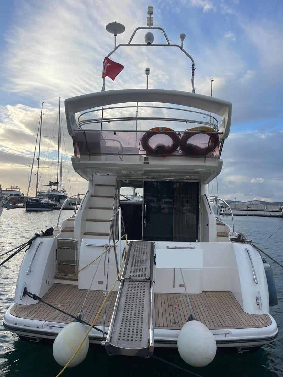 2011 Princess 44 