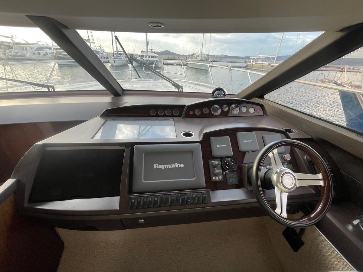 2011 Princess 44 