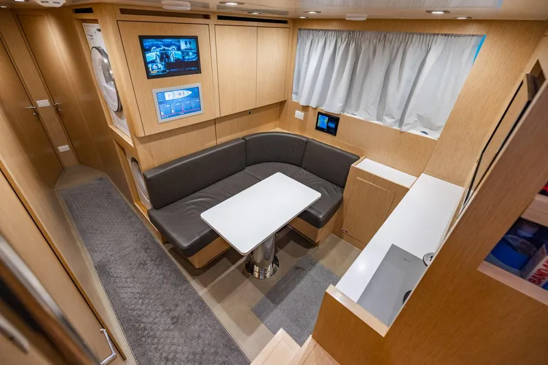 Legacy Yacht Photos Pics 