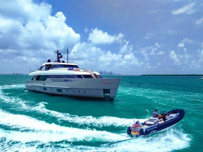 Yacht