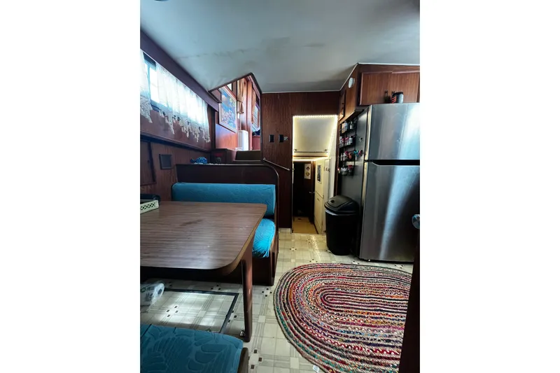  Yacht Photos Pics Looking aft from fwd strm.