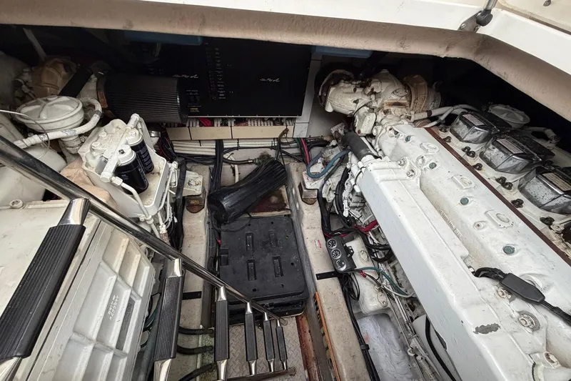 Galaxsea 500 Yacht Photos Pics Engine room of a 2004 Sea Ray 500 Sundancer yacht, showcasing mechanical components.