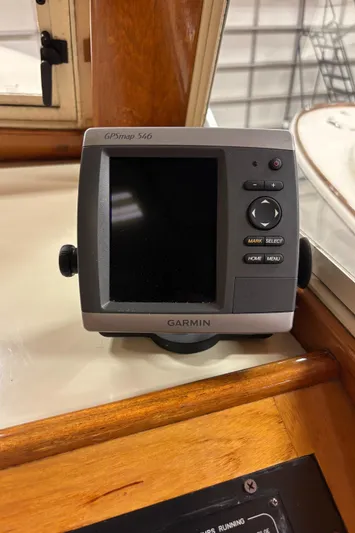 Lucy Yacht Photos Pics Garmin GPS device on Ellis Express 2006 boat dashboard.