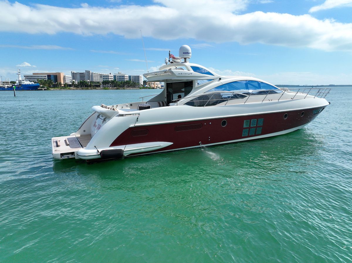 2010 Azimut 62 