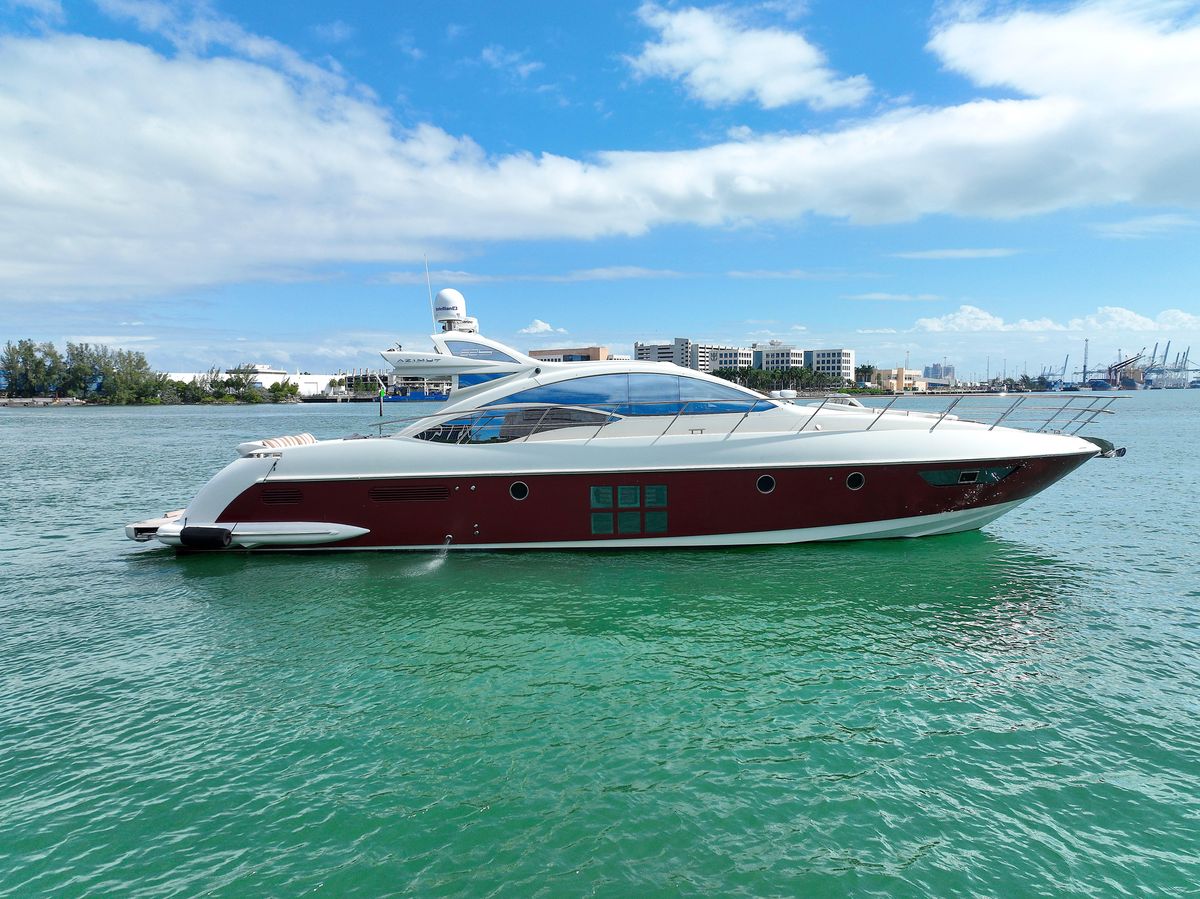 2010 Azimut 62 