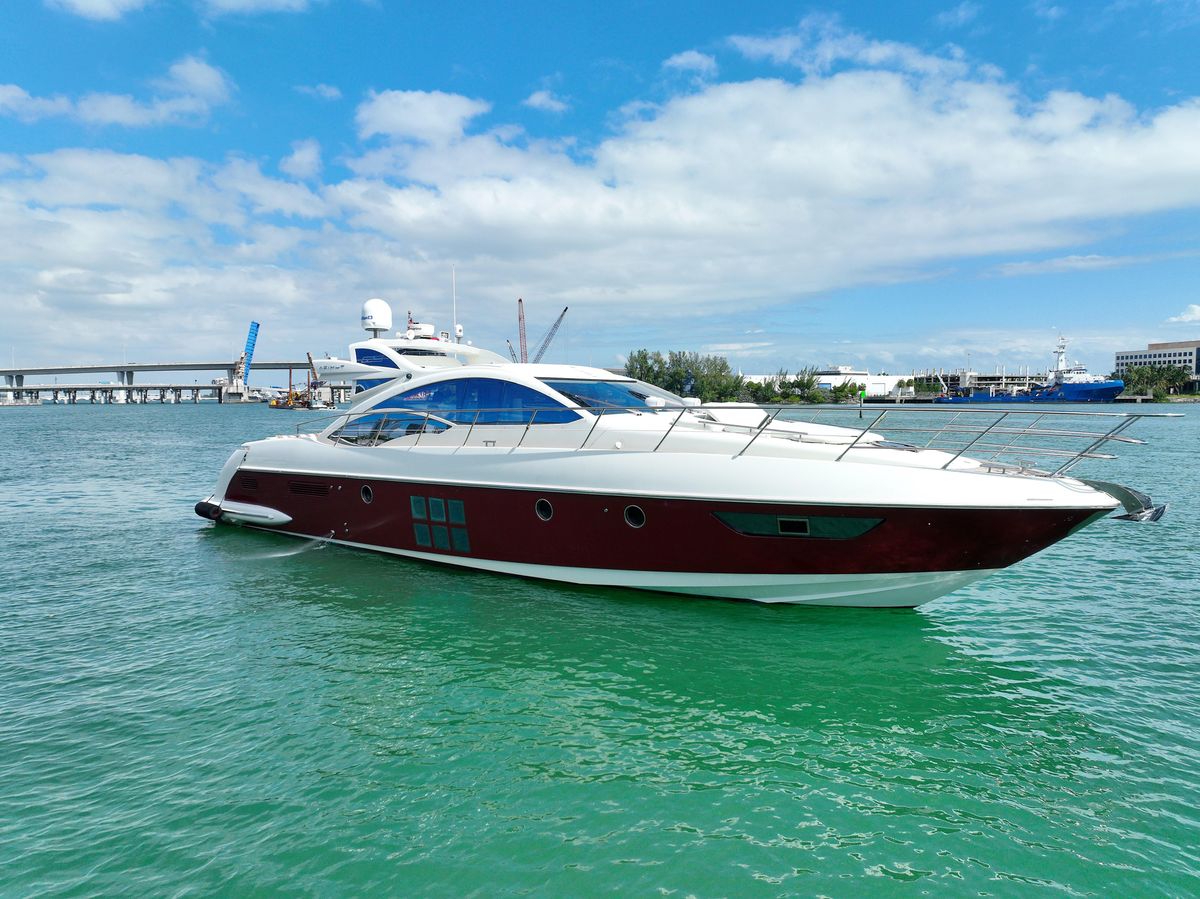 2010 Azimut 62 