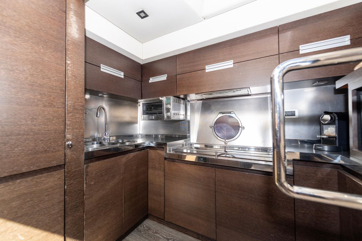 2010 Azimut 62 
