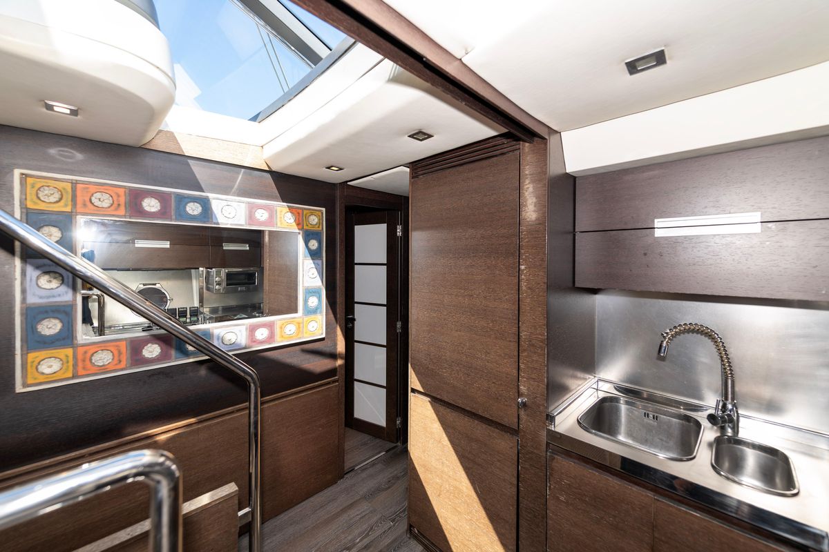 2010 Azimut 62 