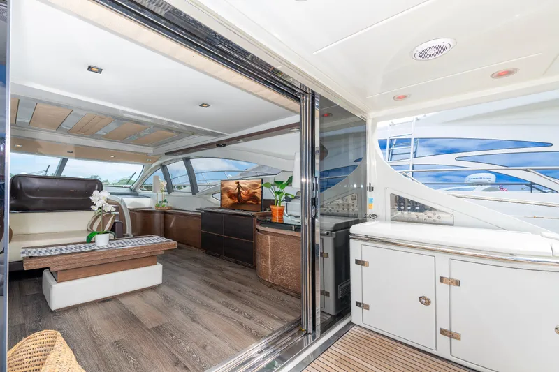 Warren Kelly Yacht Photos Pics 