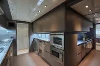 2005 Custom Line 112
