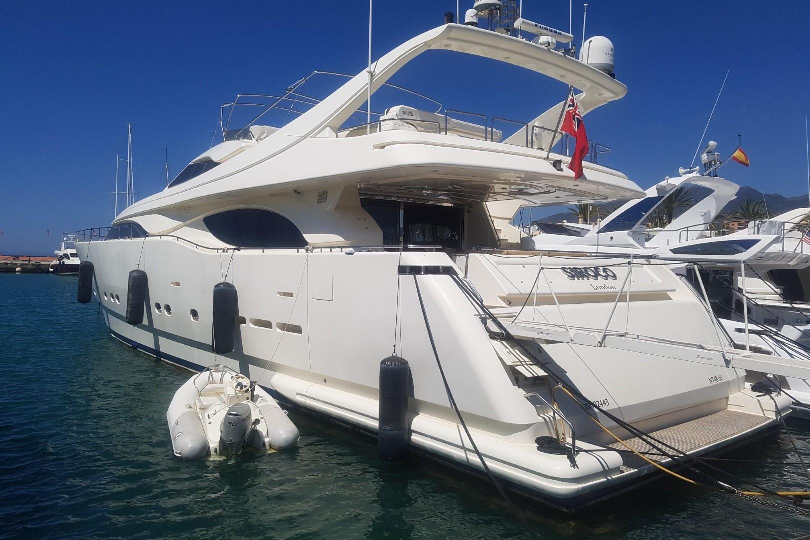 1999 Ferretti Yachts Custom Line 94