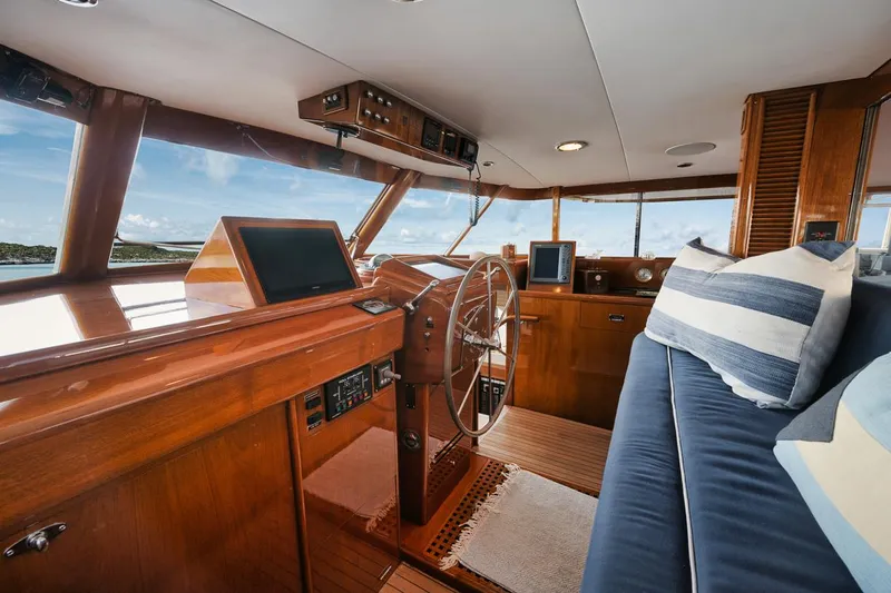 Shark Yacht Photos Pics Wheelhouse