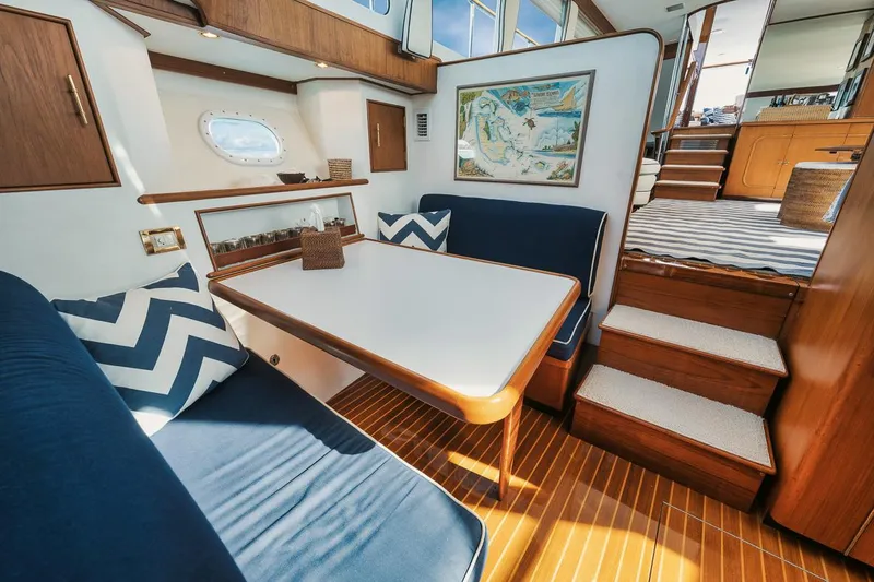 Shark Yacht Photos Pics Dinette