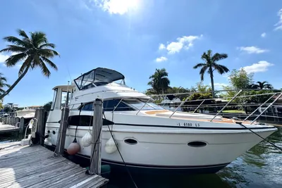 2001 Carver 396 Motor Yacht