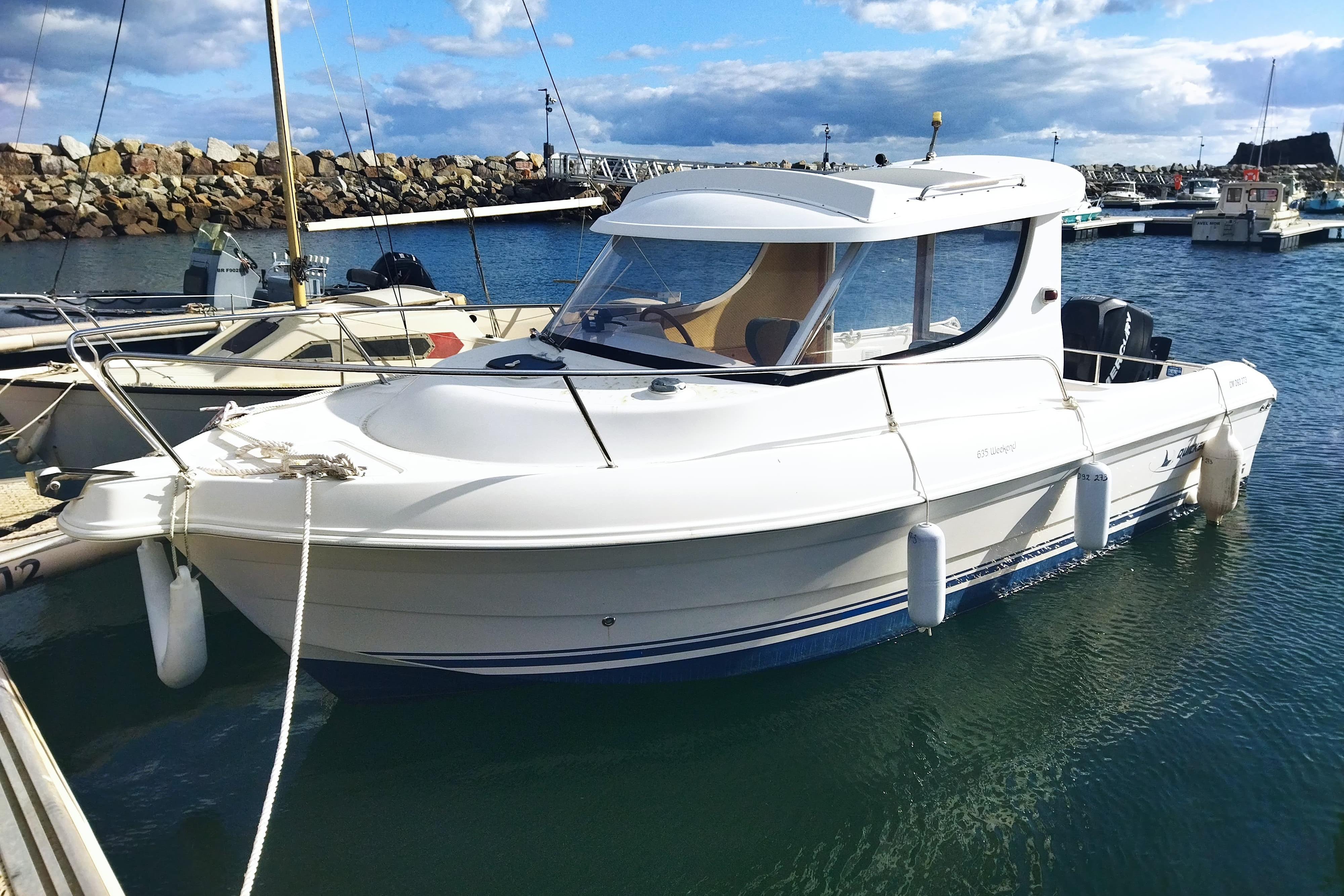 2009 Quicksilver 635 Weekend