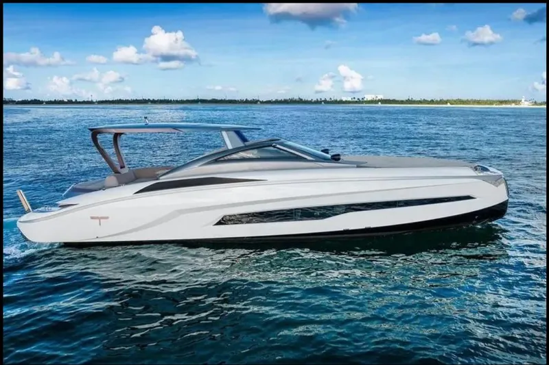Lamborghini Tecnomar Yacht Photos Pics Luxury Tecnomar 55 Evo yacht cruising on open water, 2017 model.