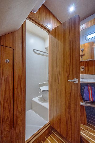 2007 Tiara Yachts 4300 Sovran