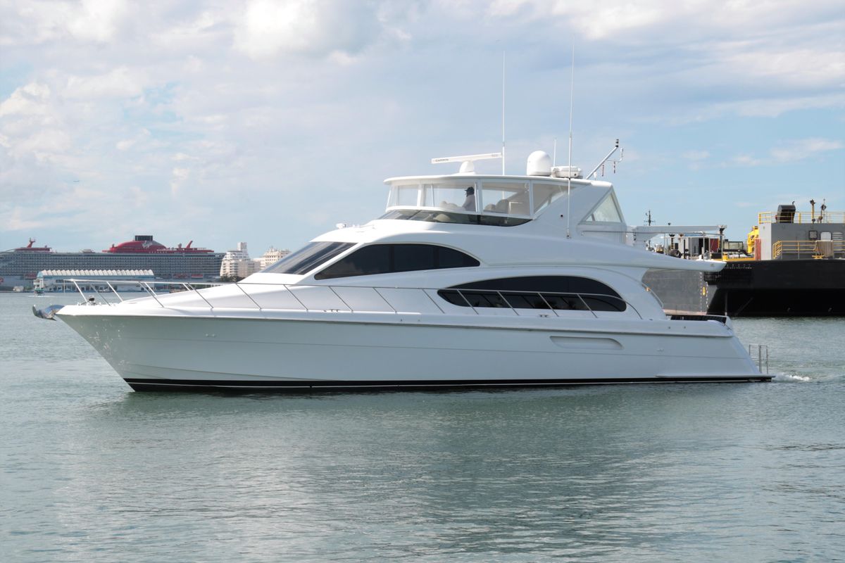 2007 Hatteras 64 
