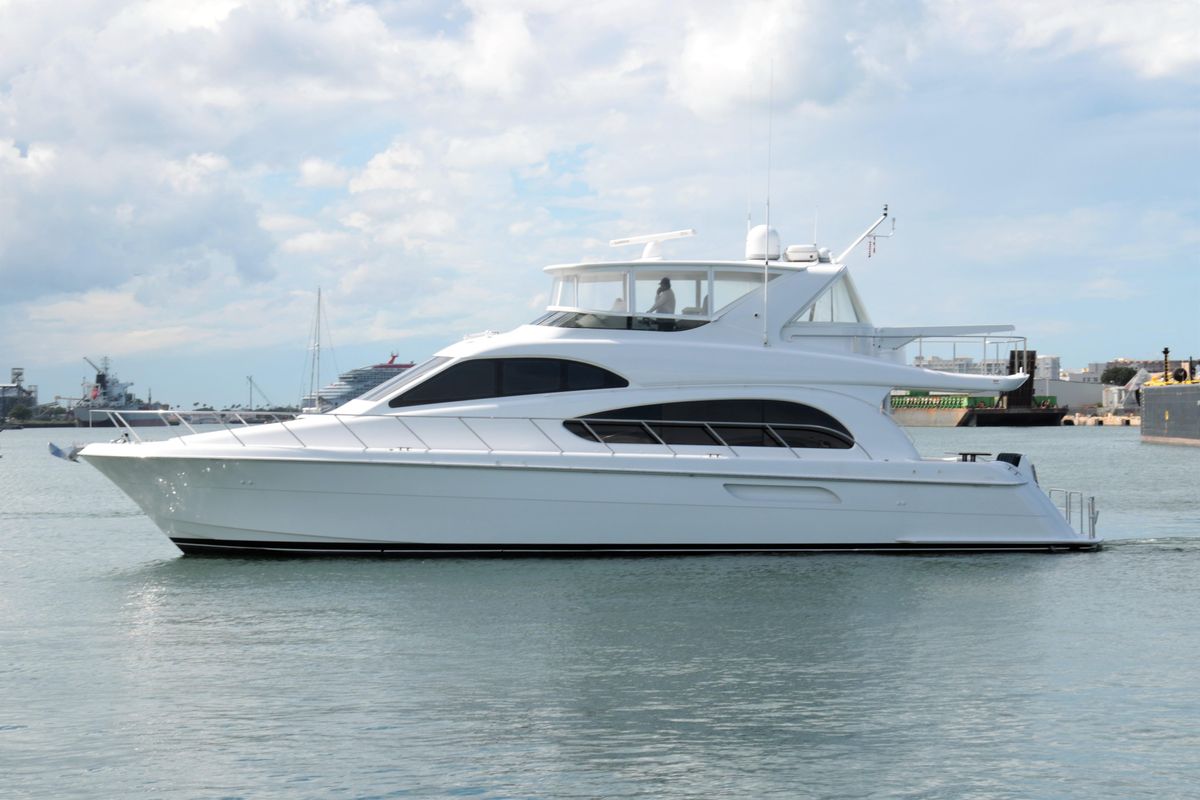 2007 Hatteras 64 