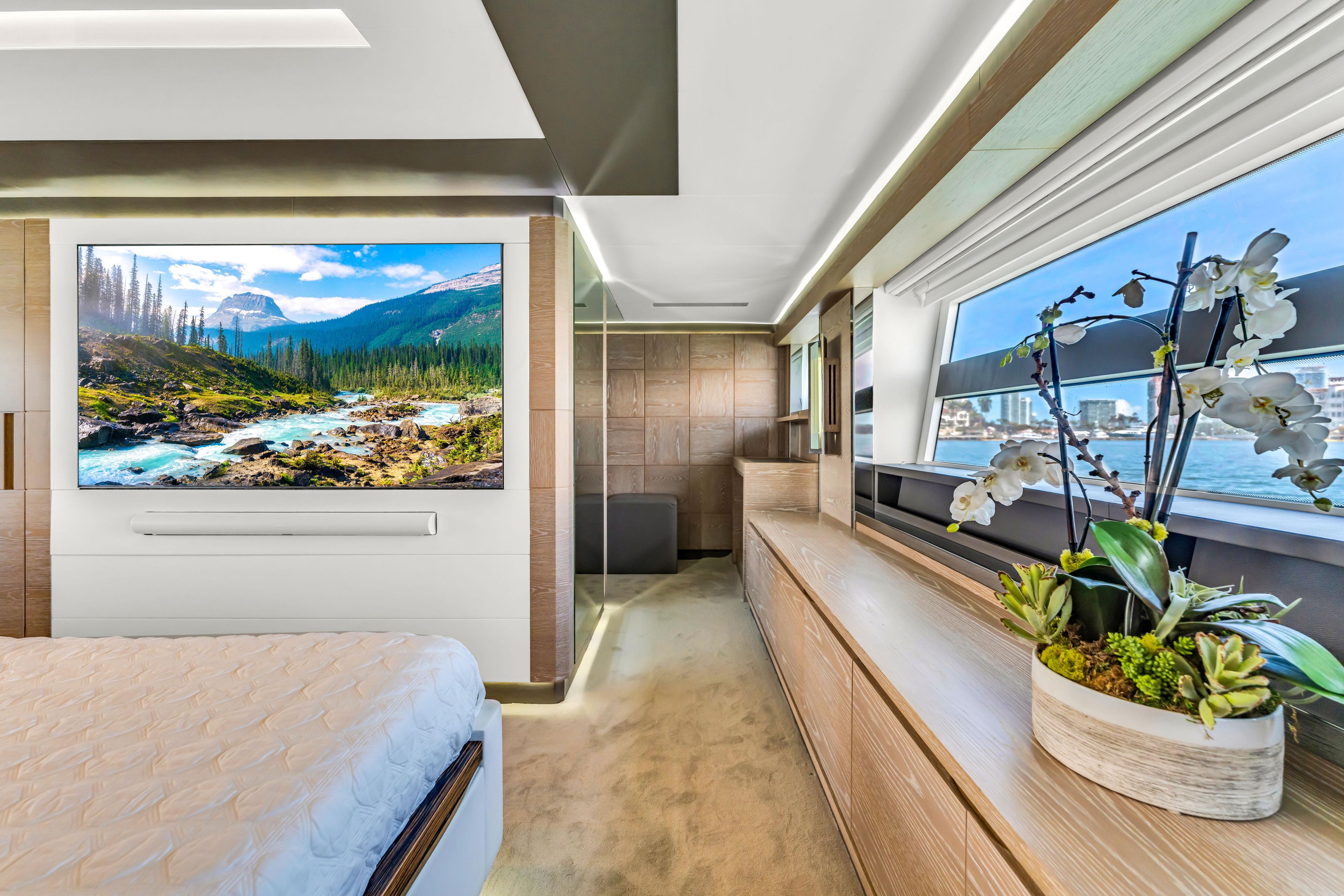 Yacht