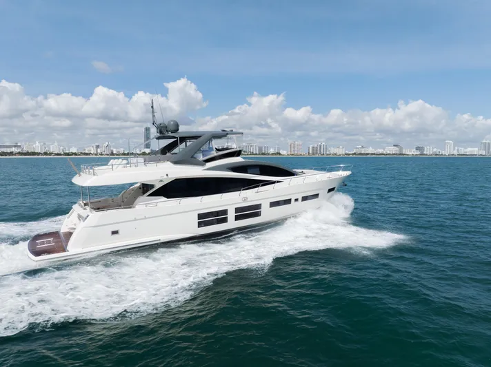Seaduction Yacht Photos Pics Luxury Astondoa 80 GLX yacht cruising on open water, 2016 model.